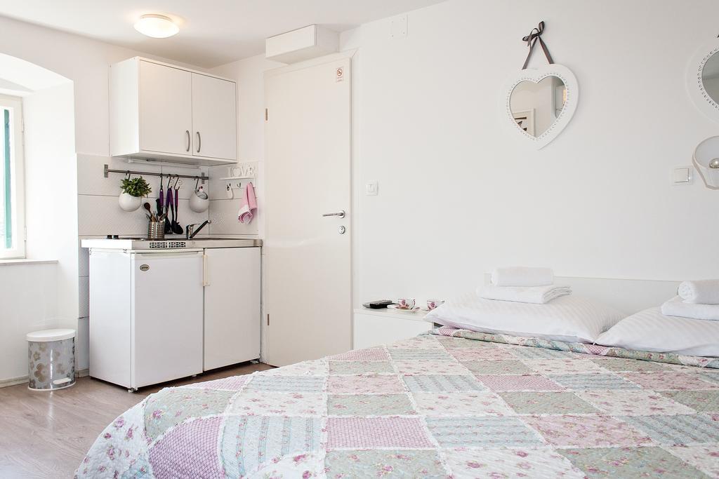 Guest House Babina - Apartments King & Queen Split Bilik gambar